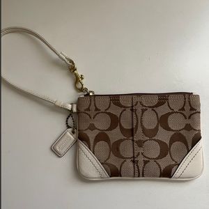 COACH Small Wristlet